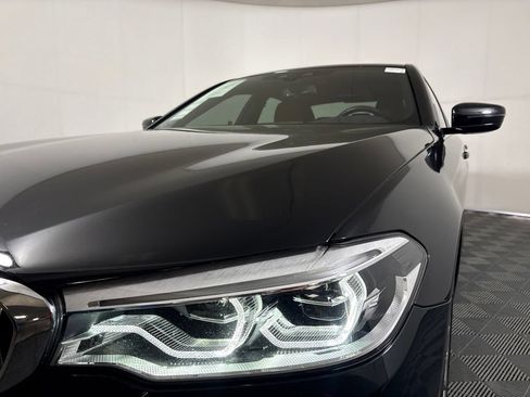 Used 2020 BMW 530i w/ Premium Package RWD image 9