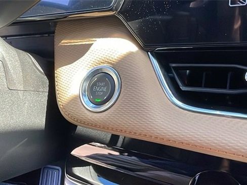 New 2026 Chevrolet Equinox ACTIV w/ Convenience Package III image 21