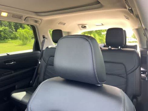 Used 2024 Nissan Pathfinder Platinum w/ Cargo Package AWD/4WD image 25