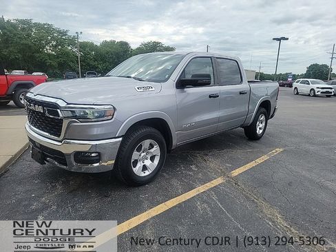 Used 2025 RAM 1500 Big Horn AWD/4WD image 1