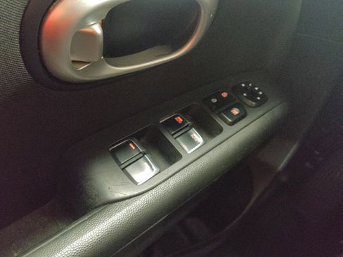 Used 2019 Kia Soul + image 27