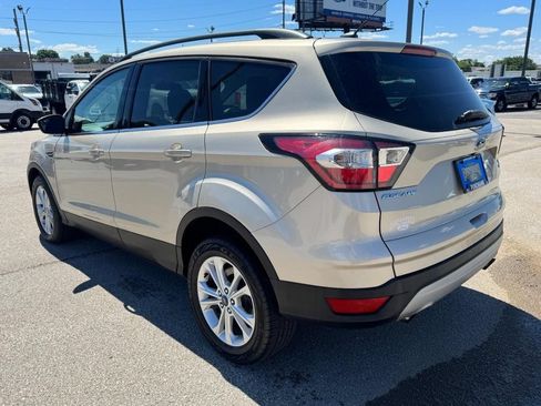 Used 2018 Ford Escape SE AWD/4WD image 5