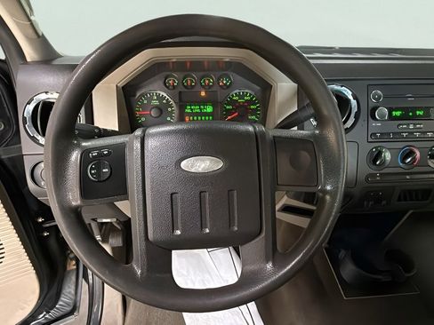 Used 2010 Ford F250 XLT image 18