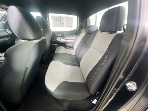 Used 2023 Toyota Tacoma TRD Off-Road image 29