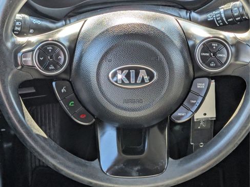 Used 2019 Kia Soul + image 32