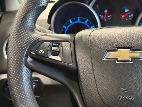 Used 2016 Chevrolet Cruze LT w/ Technology Package image 15