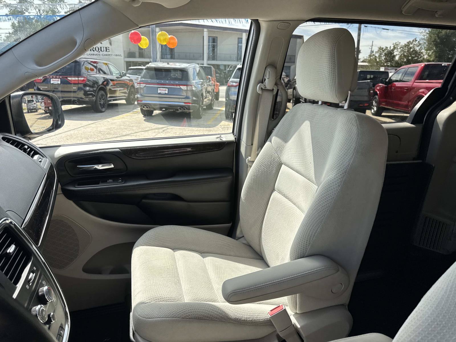 Used 2017 Dodge Grand Caravan SE w/ Power Window Group FWD image 16