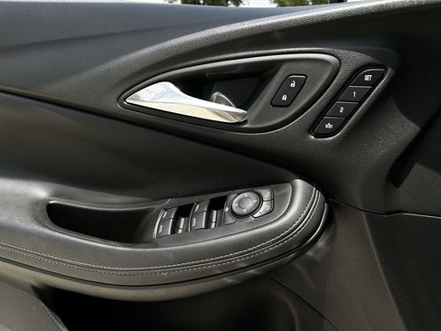 Used 2023 Buick Encore GX Essence w/ Experience Buick Package FWD image 25