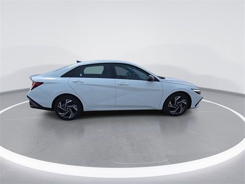 New 2025 Hyundai Elantra Sport image 9