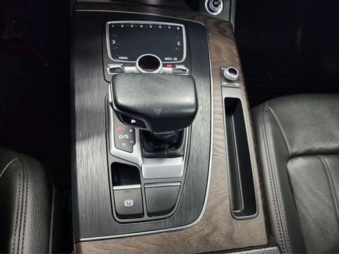 Used 2018 Audi Q5 2.0T Premium Plus w/ Premium Plus Package image 19