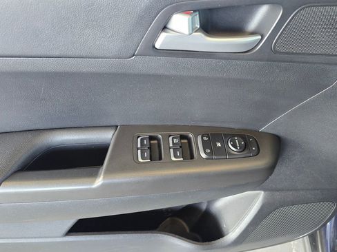 Used 2021 Kia Sportage LX image 16