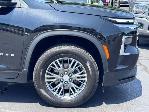 Used 2024 Chevrolet Traverse LT FWD image 44
