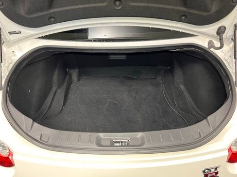 Used 2016 Nissan GT-R Premium image 14