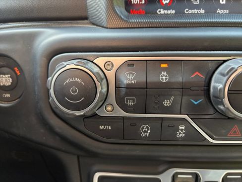 Used 2021 Jeep Gladiator Overland AWD/4WD image 29