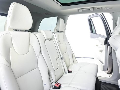 Used 2025 Volvo XC90 B6 Plus w/ Protection Package Premier AWD/4WD image 25
