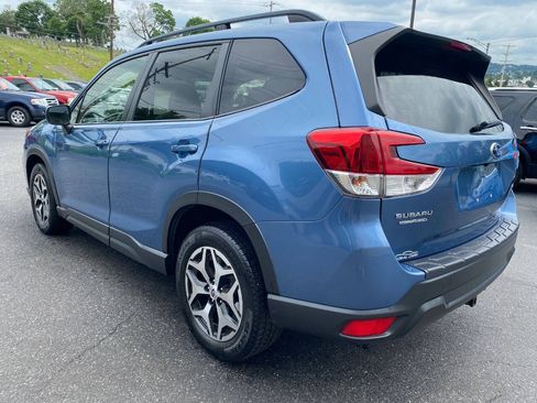 Used 2019 Subaru Forester Premium w/ All-Weather Package AWD/4WD image 5