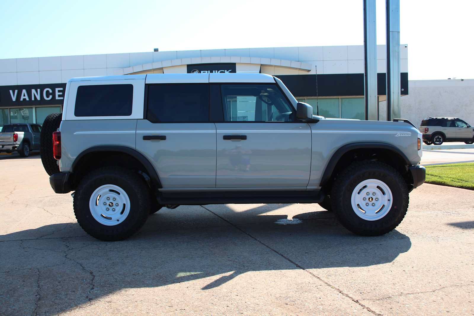 New 2026 Ford Bronco Heritage Edition AWD/4WD image 13