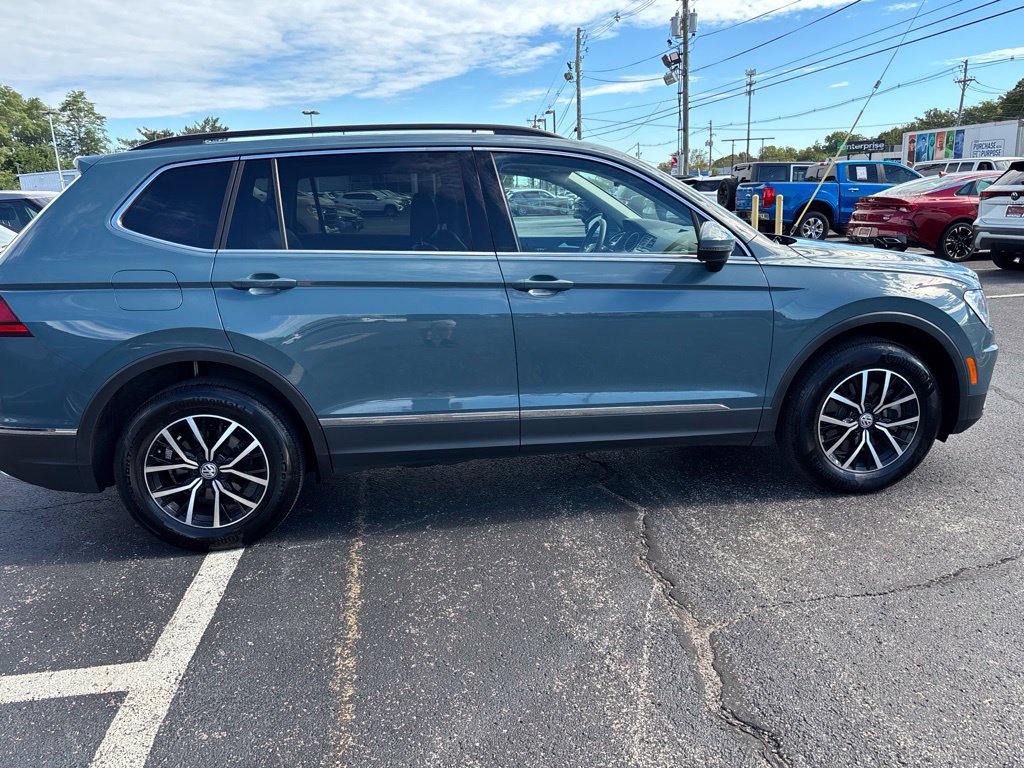 Used 2021 Volkswagen Tiguan SE w/ Panoramic Sunroof Package AWD/4WD image 8