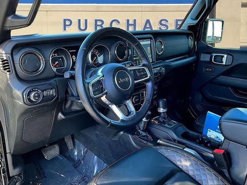 Used 2021 Jeep Gladiator Overland image 17