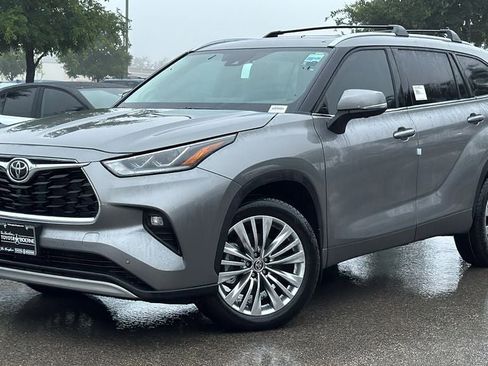 New 2026 Toyota Highlander Platinum AWD/4WD image 35
