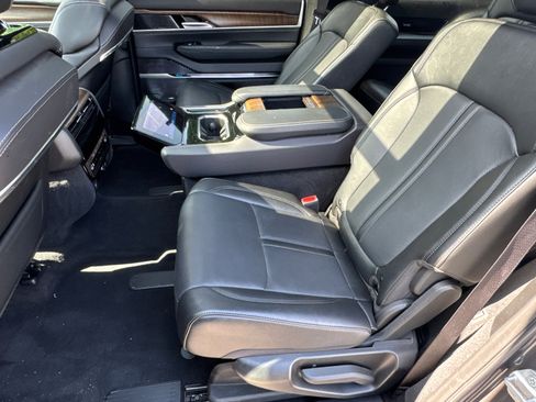 Used 2025 Jeep Grand Wagoneer 4WD image 24