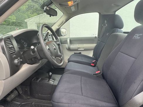 Used 2009 GMC Sierra 1500 W/T AWD/4WD image 8