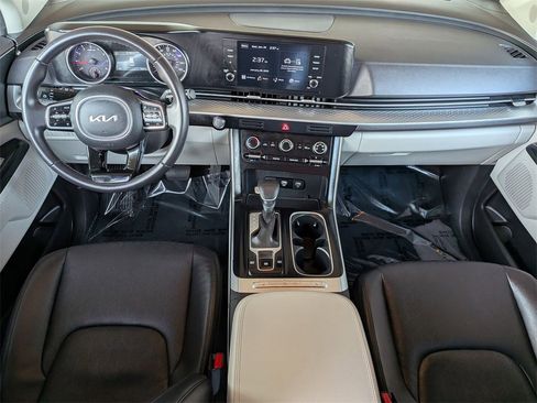Used 2024 Kia Carnival LX image 20