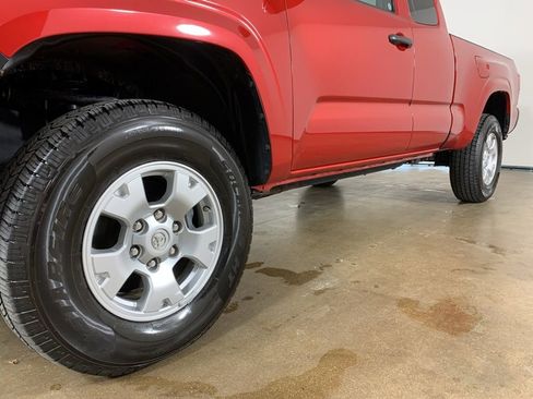 Used 2022 Toyota Tacoma SR RWD image 2