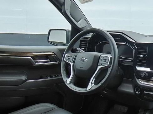 Used 2024 Chevrolet Silverado 1500 LT Trail Boss w/ LT Trail Boss Premium Package AWD/4WD image 19