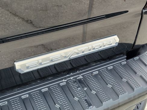 Used 2024 GMC Sierra 1500 Elevation image 28