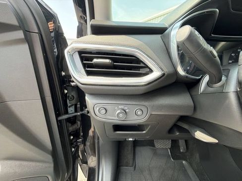 Certified 2023 Chevrolet TrailBlazer LT w/ Convenience Package AWD/4WD image 17