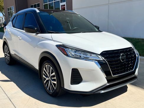 Used 2021 Nissan Kicks SV FWD image 4