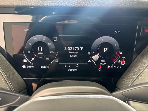 Used 2025 GMC Yukon XL Denali AWD/4WD image 16
