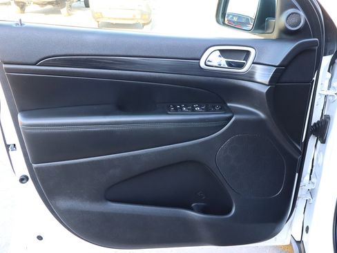 Used 2021 Jeep Grand Cherokee Laredo X image 14