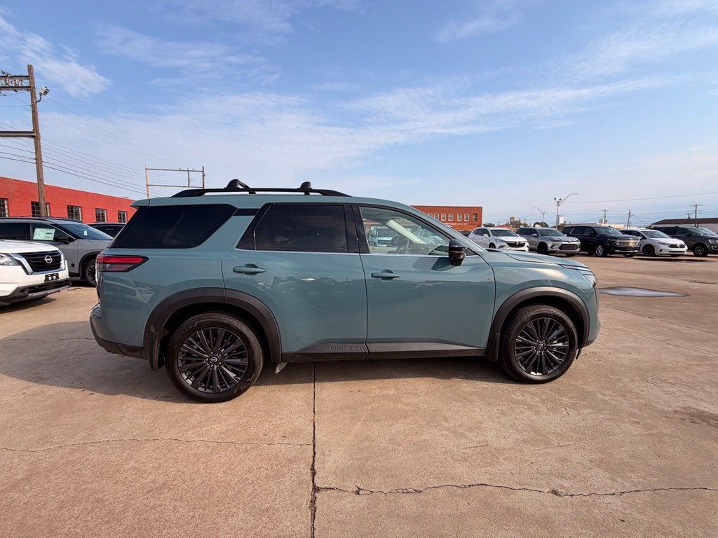 Certified 2026 Nissan Pathfinder SL w/ SL Premium Package FWD image 9
