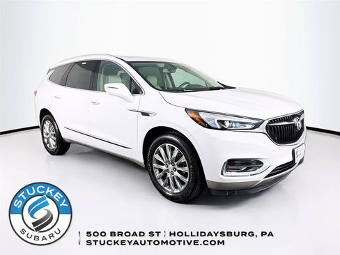Used 2020 Buick Enclave Essence w/ Sound and Sites Package AWD/4WD image 1