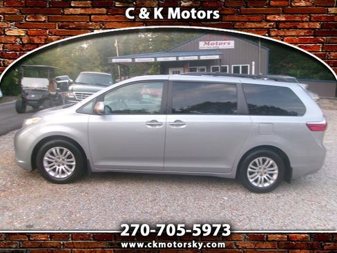Used 2016 Toyota Sienna XLE Premium FWD image 1