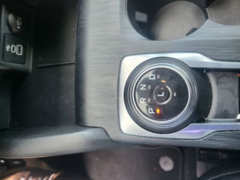 Used 2025 Ford Escape ST-Line image 8