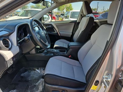Used 2018 Toyota RAV4 XLE AWD/4WD image 23