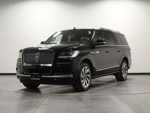 Used 2023 Lincoln Navigator L Reserve w/ Equipment Group 201A image 8