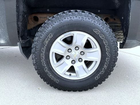 Used 2018 Chevrolet Silverado 1500 LT w/ Trailering Package image 24