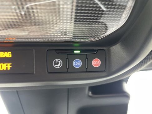 Used 2025 Chevrolet Trax RS w/ Driver Confidence Package image 27