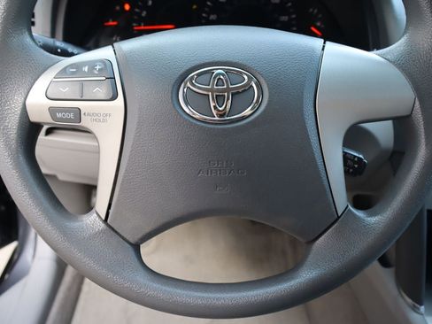 Used 2009 Toyota Camry LE FWD image 10