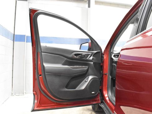 Used 2023 GMC Acadia SLT w/ Preferred Package image 11