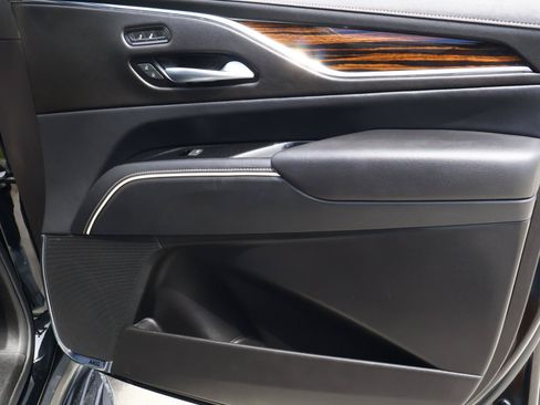 Certified 2023 Cadillac Escalade ESV Luxury RWD image 22