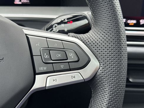 New 2026 Volkswagen Tiguan SE R-Line FWD image 13