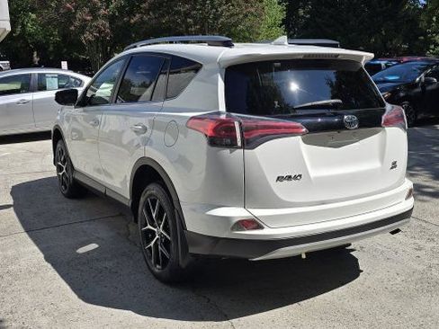 Used 2017 Toyota RAV4 SE w/ Power Extra Value Package AWD/4WD image 3