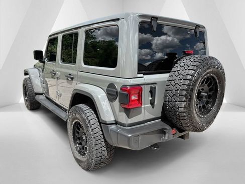 Used 2021 Jeep Wrangler Unlimited Sahara w/ Uconnect 4C Nav & Sound Group AWD/4WD image 5