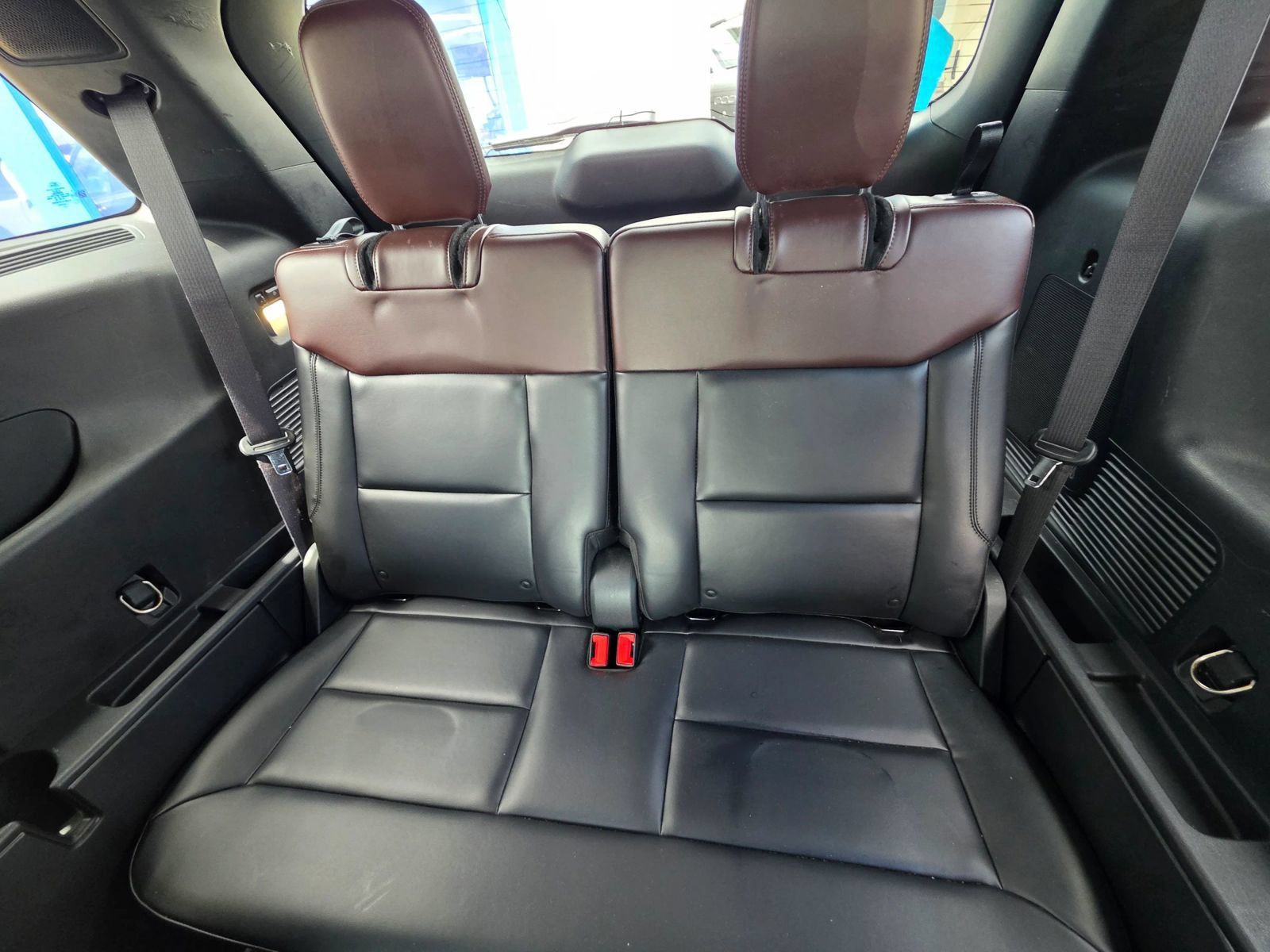 Used 2020 Ford Explorer Platinum w/ Premium Technology Package AWD/4WD image 12