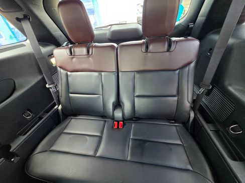 Used 2020 Ford Explorer Platinum w/ Premium Technology Package AWD/4WD image 12